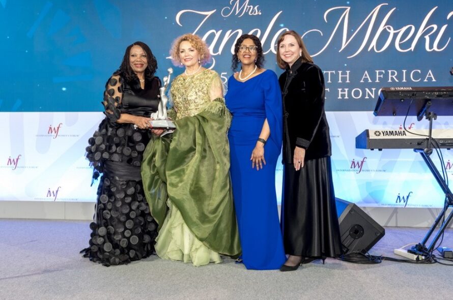 Nana Magomola, chairperson of Machipu Investments Pty Ltd and past IWF Global Board member and with Kimberly Cooper Jaqua, Nolitha Fakude and Irene Charnley
