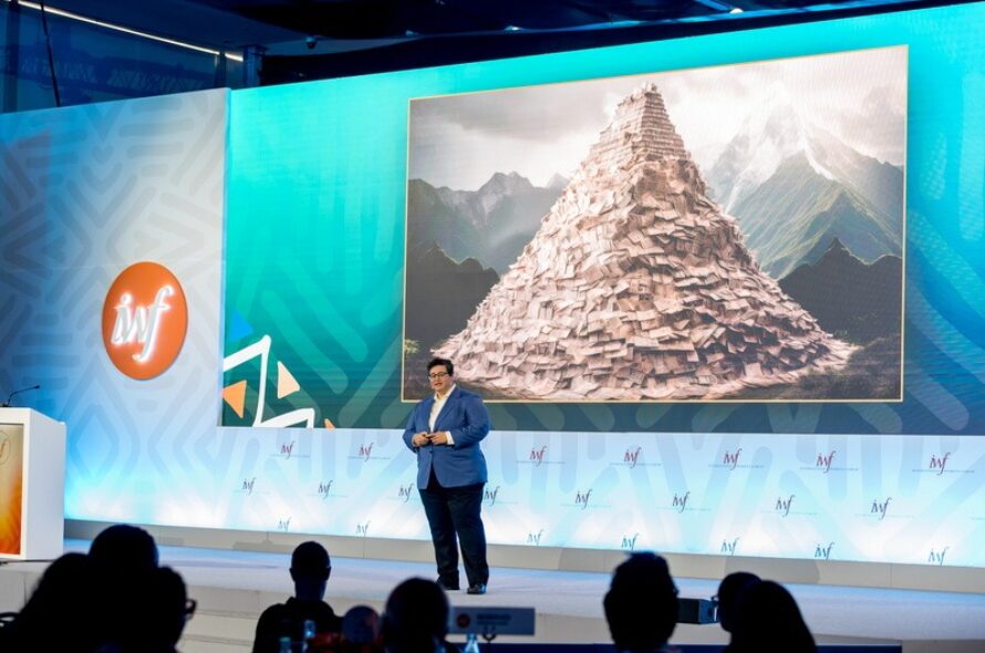 Connie Stacey, Founder and CEO, Grengine Inc. (IWF Canada) presenting her idea “Powering Possibility: Ending Energy Poverty”